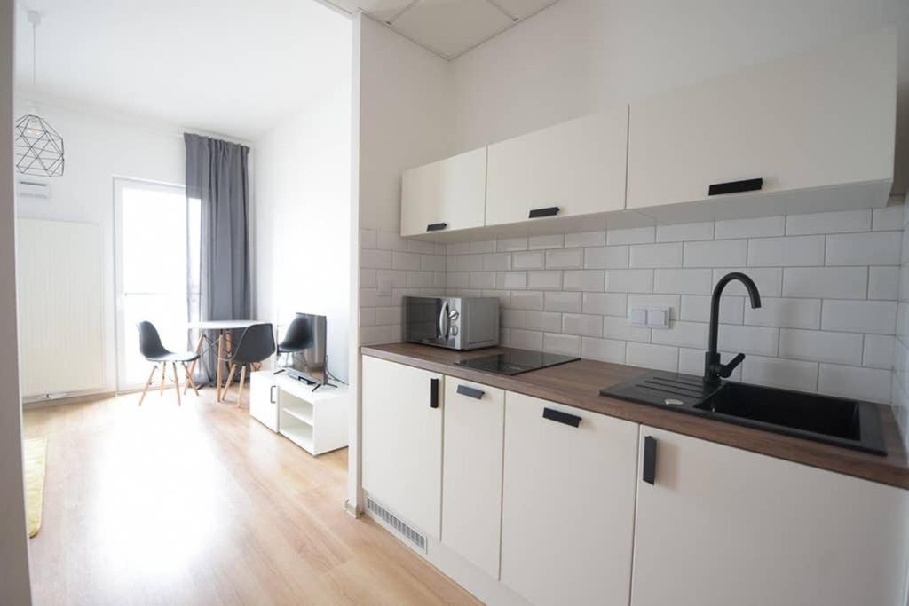 Bliska Wola Expo Central Apartment Warszawa Exteriör bild